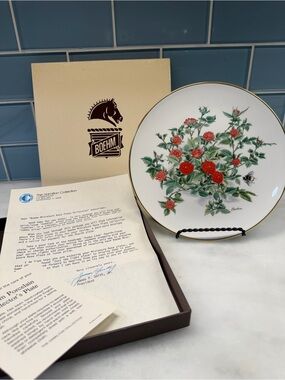 Boehm "Cuddles" Miniature Rose Plate Fine English Bone China Limited Issue